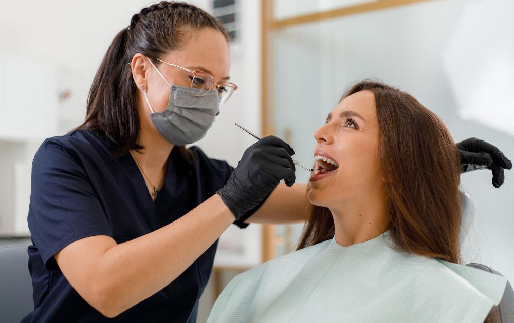 Dente Quebrado: O Que Fazer Imediatamente e Quando Procurar o Dentista — O Que Fazer Nas Primeiras Horas